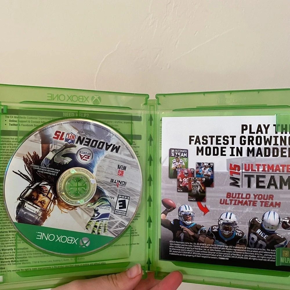 Xbox One Game Bundle (7) – Red Dead 2, MLB 21, Madden 22, NHL 22 & More
